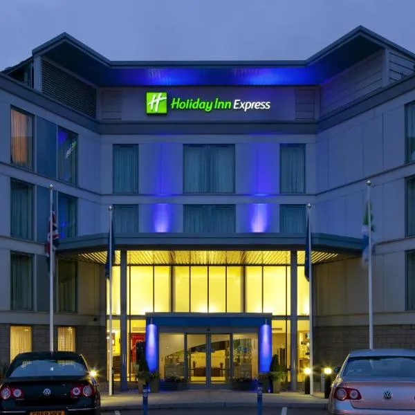 Holiday Inn Express London Stansted Airport, an IHG Hotel，位于泰克利的酒店