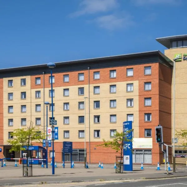 Holiday Inn Express Leicester City, an IHG Hotel，位于Narborough的酒店