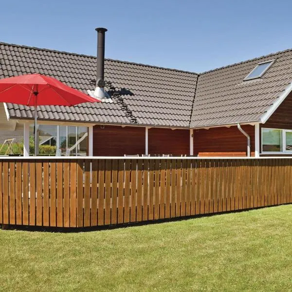 Holiday Home Pøt Strandby Juelsminde Q，位于森讷比的酒店
