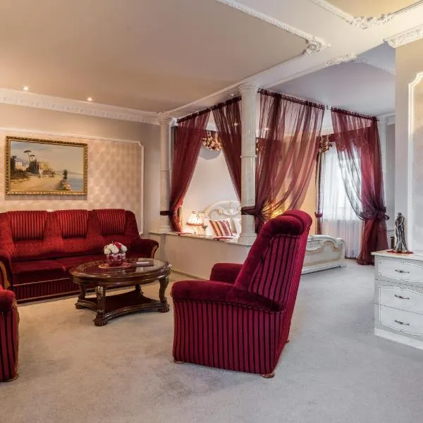 Hotel Bíbic és Tüskevár Étterem és Horgásztó，位于尼赖吉哈佐的酒店