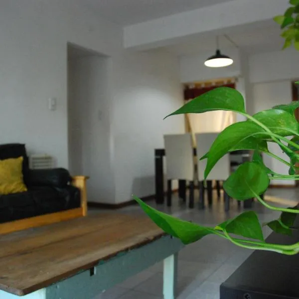 Monte - Departamento en Centro de Monte Grande 3 ambientes，位于Estanislao S. Zeballos的酒店