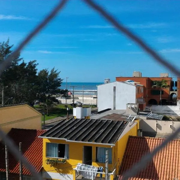 Apartamento com vista para o mar em Capão da Canoa!，位于卡庞达卡诺阿的酒店