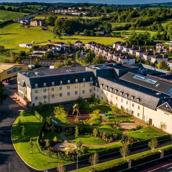 卡文水晶酒店，位于Lough Gowna的酒店