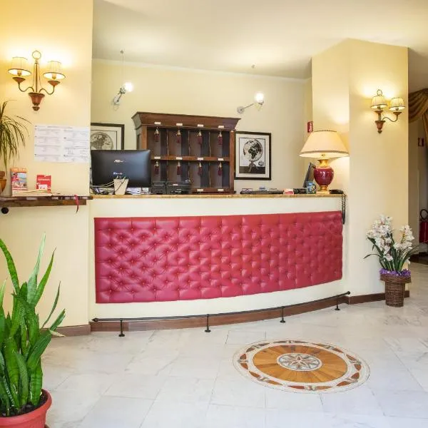 亚里山德罗德拉斯皮纳酒店，位于麦当那戴拉卡的酒店