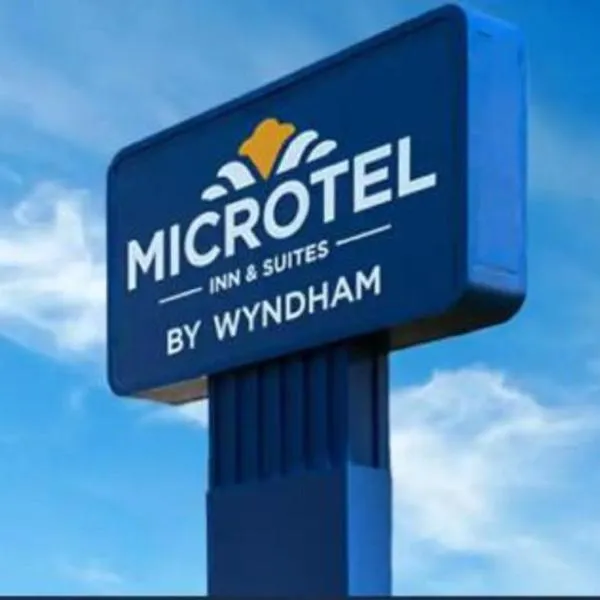 Microtel Inn & Suites by Wyndham Woodland Park，位于Westcreek的酒店