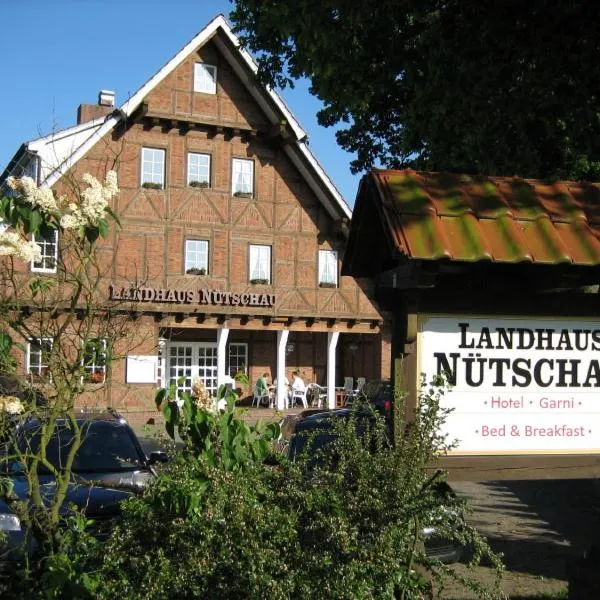 兰德豪斯奴茨奥旅馆，位于Borstel的酒店