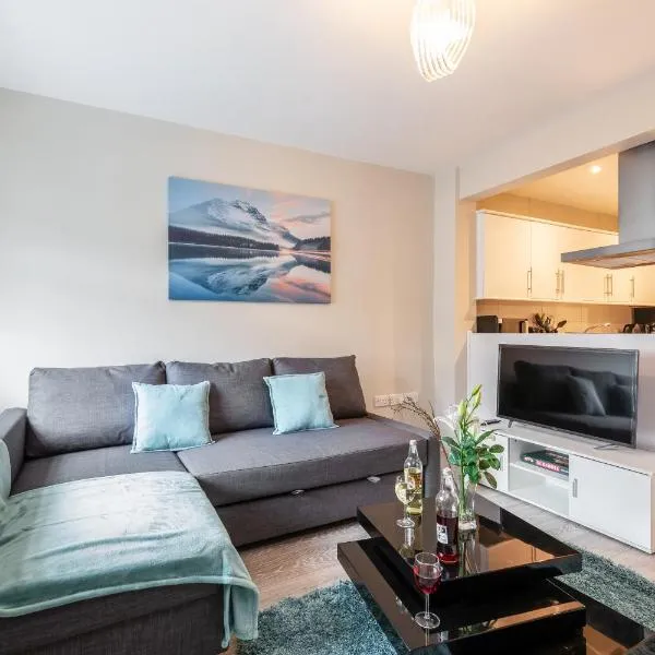 Dartford, Kent - Modern 2Bd 2Bath En-Suite Bungalow M25 Bluewater，位于达特福德的酒店
