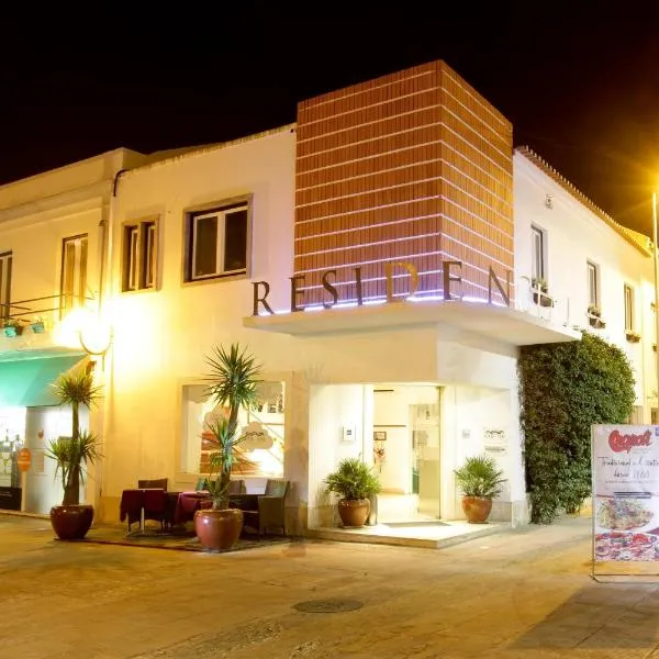 海和太阳酒店，位于Aroeira的酒店