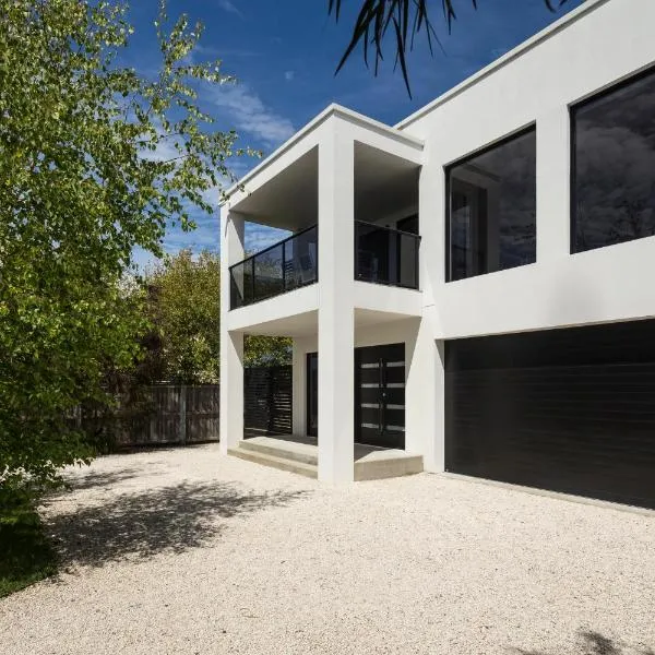 珍珠霍利海滩度假屋，位于索雷尔港的酒店