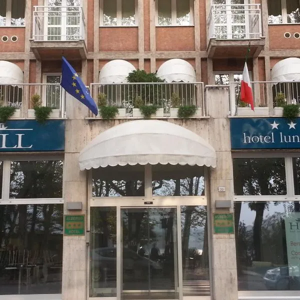 HLL Hotel Lungolago Lecco-Como Lake，位于莱科的酒店