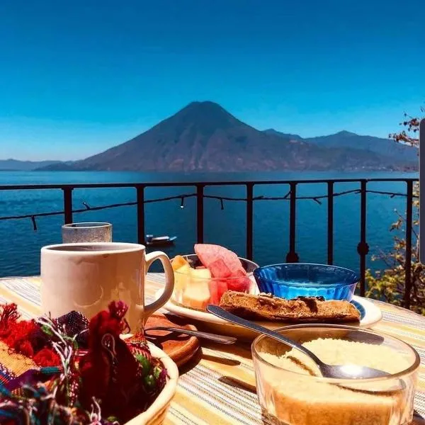 The Paradise of Atitlán Suites - Free Breakfast Supplies，位于帕纳哈切尔的酒店