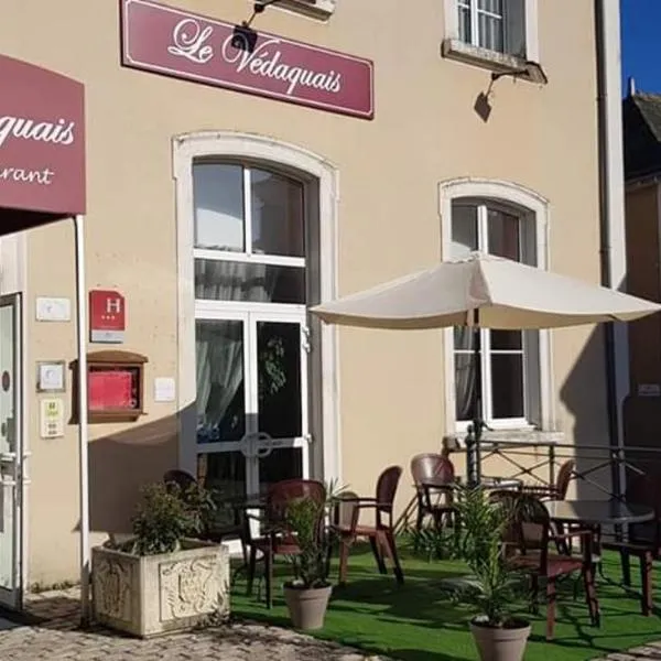 Logis Hotel Restaurant Le Vedaquais，位于Aubigné-Racan的酒店