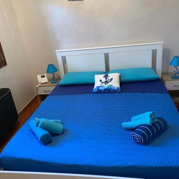 Azul - privacy tranquillità natura e mare，位于罗索利纳马雷的酒店