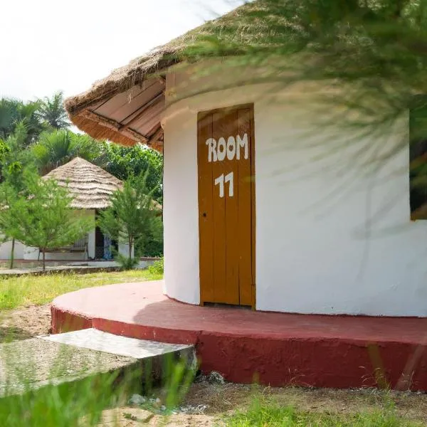 Tamba Kuruba Eco-lodge，位于Gunjur的酒店