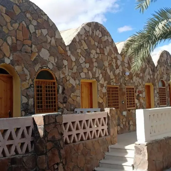 Safari Camp Bahariya Oasis，位于Az Zabū的酒店