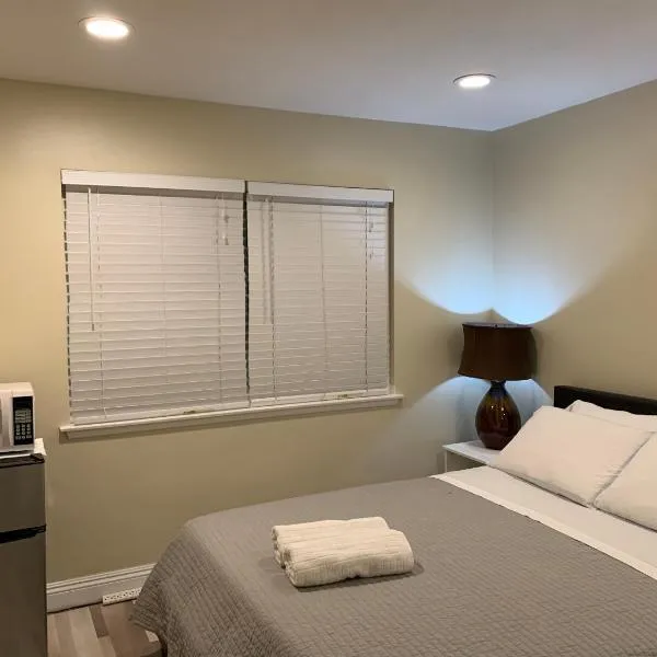 Lovely Room in Private House near Disneyland，位于亨廷顿海滩的酒店