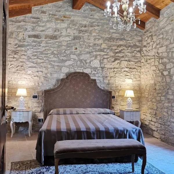 L'Antica Dimora - Suites & Apartments，位于Màndas的酒店