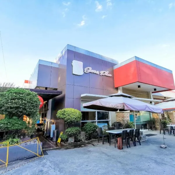 RedDoorz Plus near Robinsons Place Gensan，位于Dulongabong的酒店