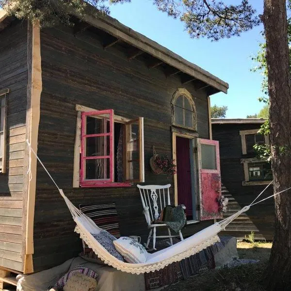 Fide Äventyrsby & Camping，位于Hemse的酒店