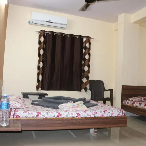 Hotel Laxmi Sadan，位于索姆纳特的酒店