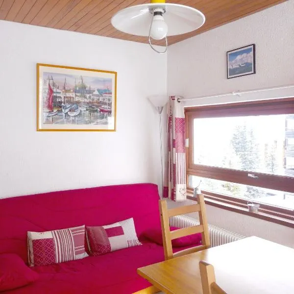 Appartement d'une chambre avec balcon amenage a Chamrousse，位于Séchilienne的酒店