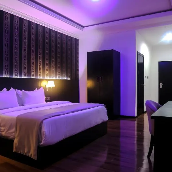 BON Hotel Ikeja Residence，位于伊凯贾的酒店
