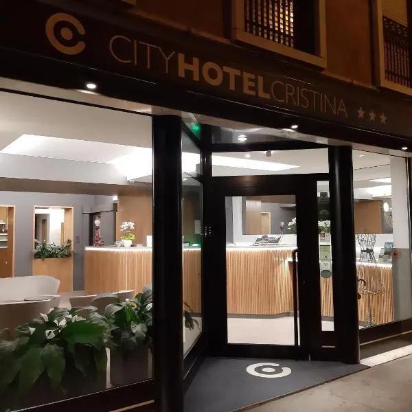 维琴察克里斯蒂娜城市酒店，位于托里迪夸尔泰索洛的酒店