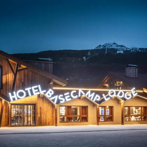 Hotel Base Camp Lodge - Bourg Saint Maurice，位于蒙查往的酒店