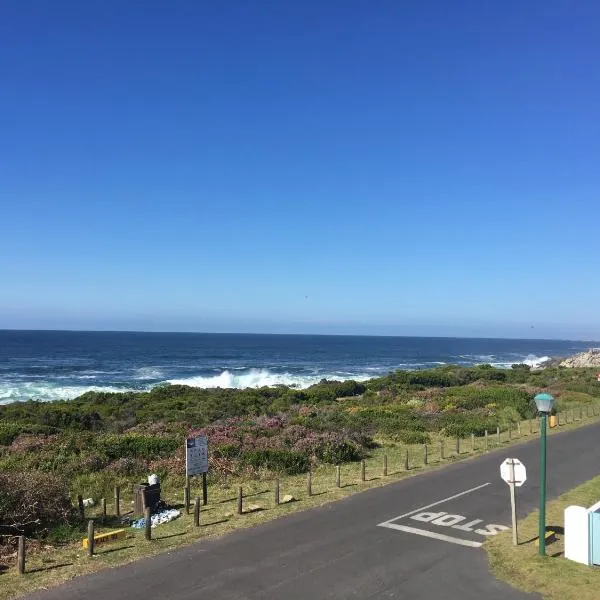 Bungalow by the sea near Cape Town，位于Sunny Seas的酒店