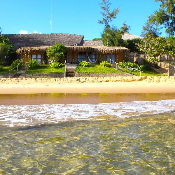 Casa na Praia Tofo- beach front hotel，位于Cabo Guinjata的酒店