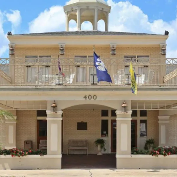 蒂博多卡梅尔酒店，位于Labadieville的酒店
