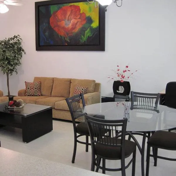 Suite Comfort Ideal Alberca Av Bernardo Quintana 24C，位于Mendiola的酒店