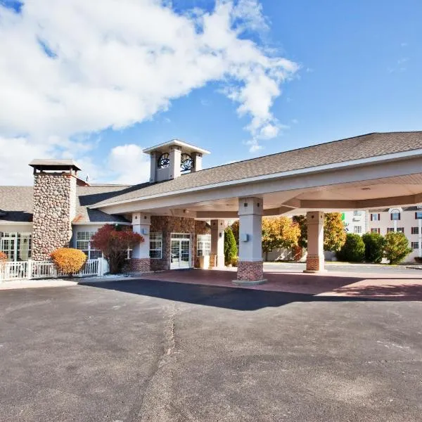 Holiday Inn Express St Ignace-Lake Central, an IHG Hotel，位于Evergreen Shores的酒店