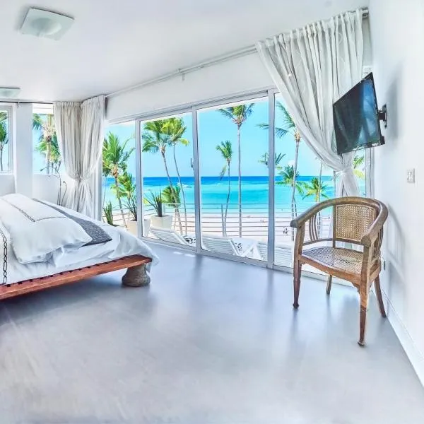 Dream Punta Cana Beachfront Apartment - 4-Bedroom Penthouse with Rooftop BBQ & Ocean Views，位于蓬塔卡纳的酒店