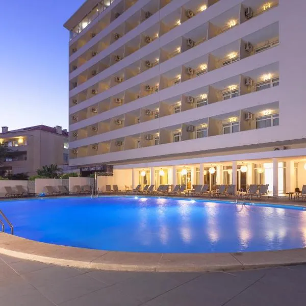 Carcavelos Beach Hotel，位于卡尔卡维洛斯的酒店
