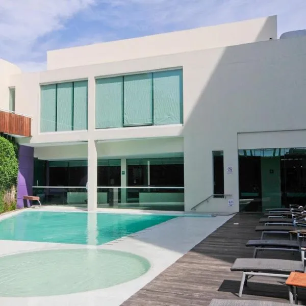 比亚埃尔莫萨皇冠假日酒店，位于比亚埃尔莫萨的酒店