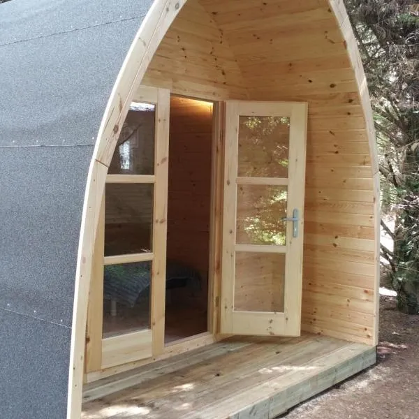 Camping Au Tour de l'Aveyron，位于洛斯彼特勒特杜拉兹的酒店