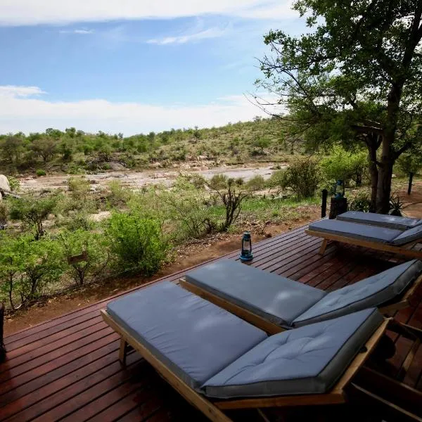 Ivory Wilderness River Rock Lodge，位于Grietjie Nature Reserve的酒店