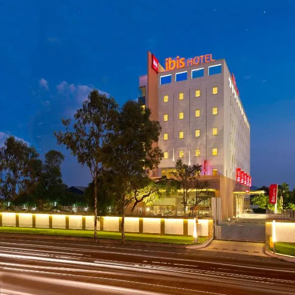 ibis Nashik - An Accor Brand，位于Mahirāvani的酒店