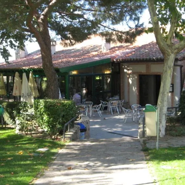 桑索斯餐厅酒店，位于Bernúy-Salinero的酒店