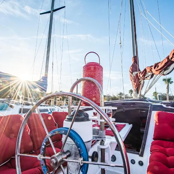 Romantic Escape in Downtown St Augustine，位于圣奥古斯丁的酒店