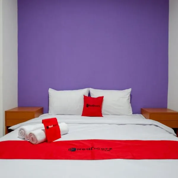 RedDoorz near Alun Alun Kaliwungu Kendal，位于Brangsong的酒店