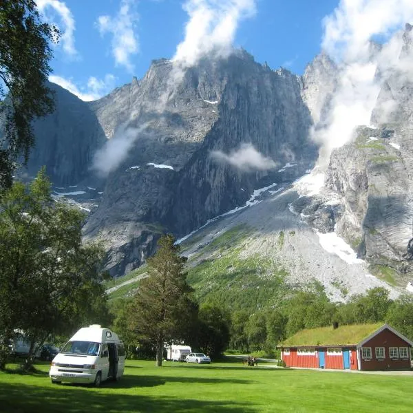 Trollveggen Camping，位于Isfjorden的酒店