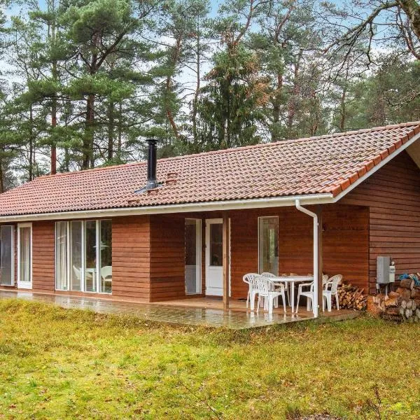 8 person holiday home in Frederiksv rk，位于弗雷德里克斯伐克的酒店