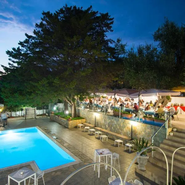 卡兰卡酒店，位于卡梅罗塔码头的酒店