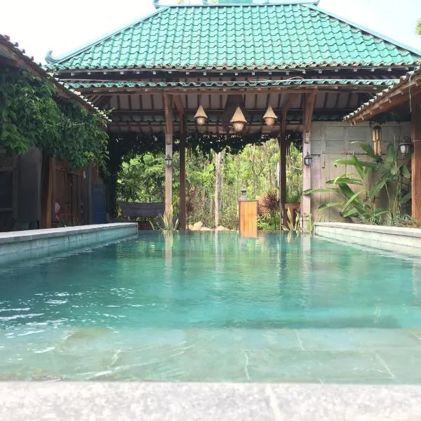 Watukarung Ristu Homestay，位于Kalak的酒店