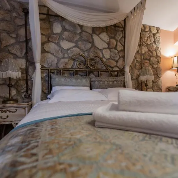MARIA'S BOUTIQUE Rooms，位于科林斯的酒店