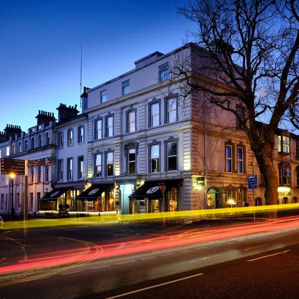 The 1852 Hotel - Self Check-in，位于Castlereagh的酒店