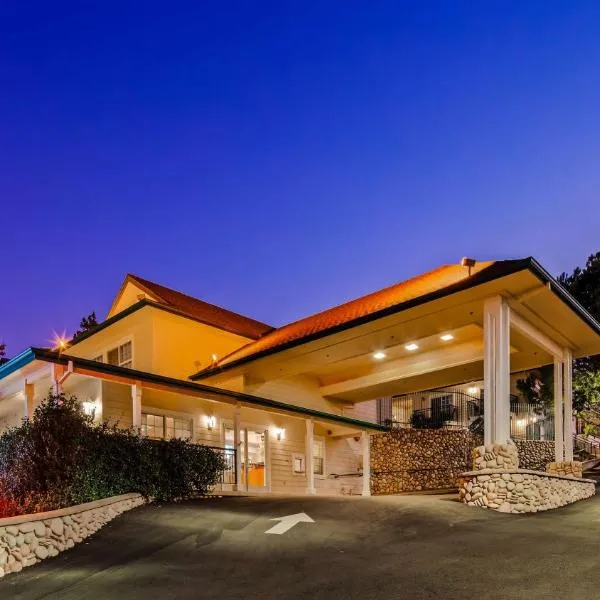 Best Western Cedar Inn & Suites，位于San Andreas的酒店