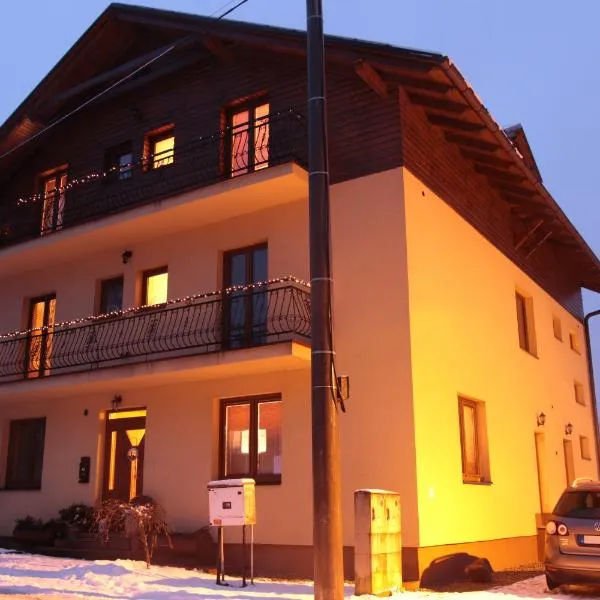 Rekreačný dom pod Dedovou，位于Raková的酒店
